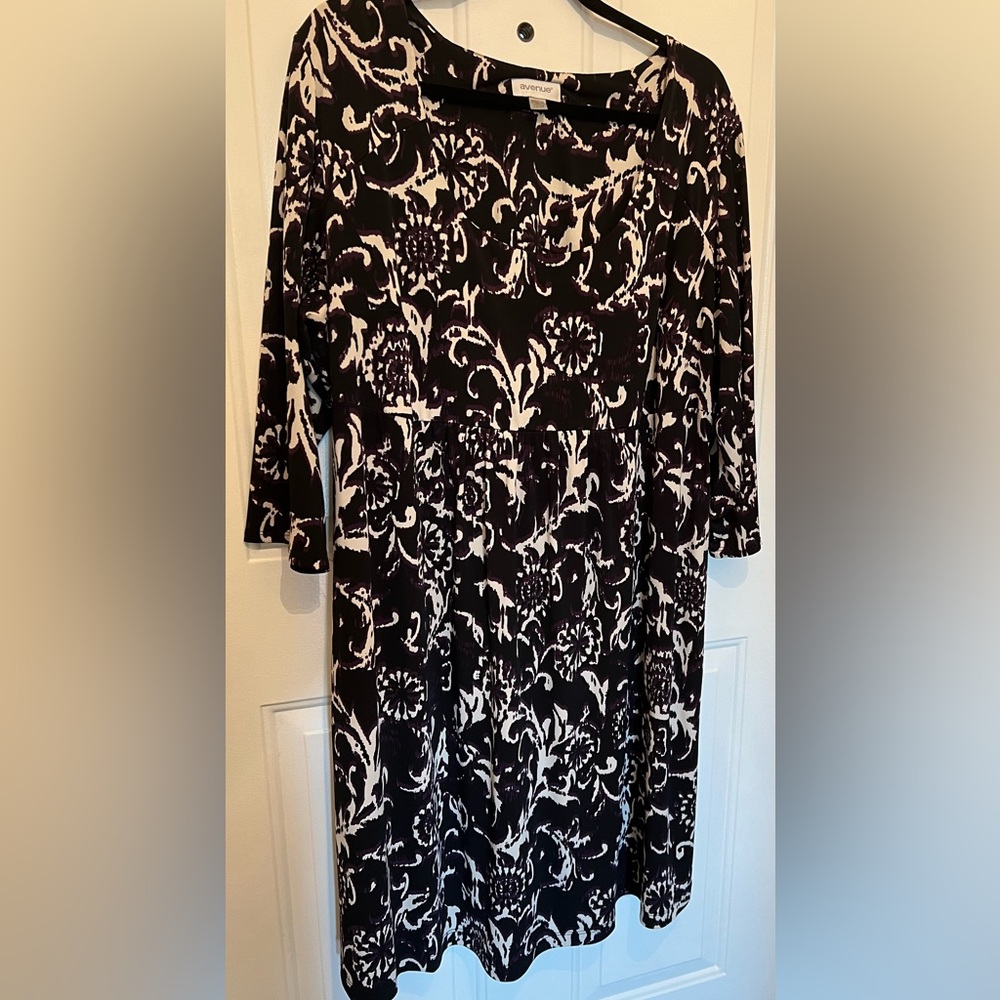 Abstract midi dress in Plus size 22/24